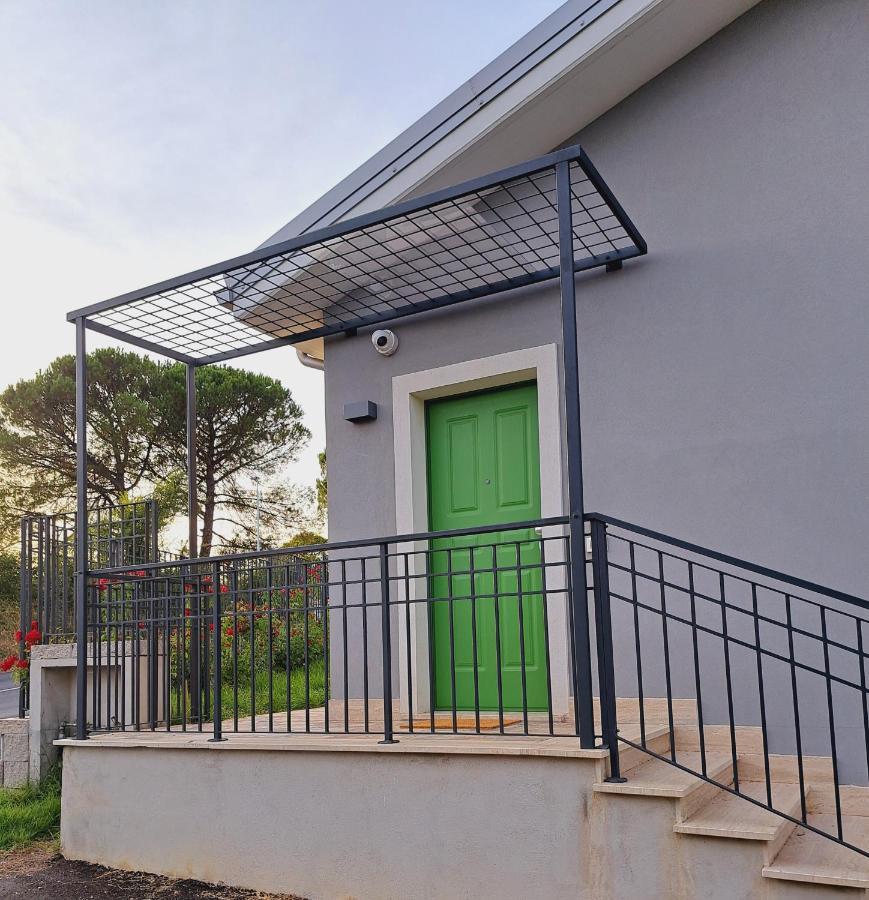 Villa The Green Door - Casa Vacanze Vicino A Roma Fonte Nuova Bagian luar foto