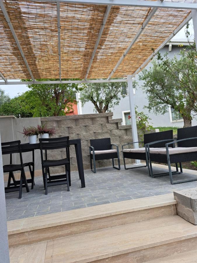 Villa The Green Door - Casa Vacanze Vicino A Roma Fonte Nuova Bagian luar foto